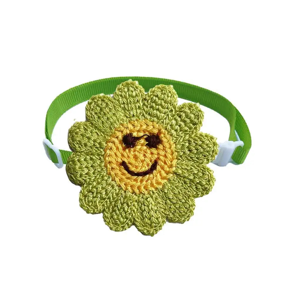 Collar Floral Sonriente – Packs de 50 o 100 Flores Tejidas para Mascotas Felices