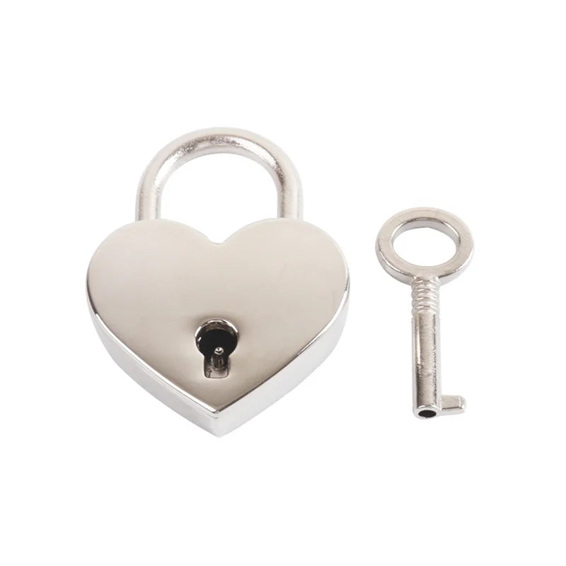 Placa Corazón con Doble Grabado – Estilo Candado Personalizado para Mascotas