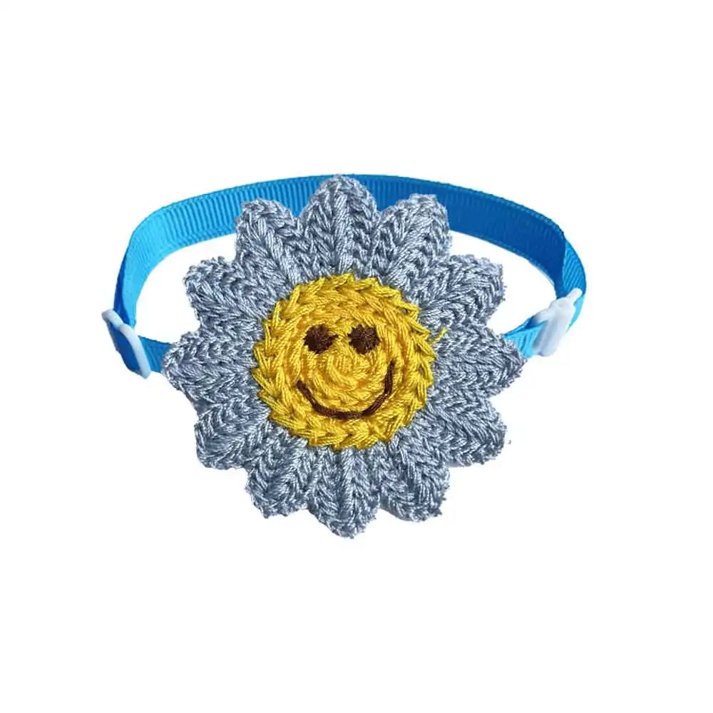 Collar Floral Sonriente – Packs de 50 o 100 Flores Tejidas para Mascotas Felices